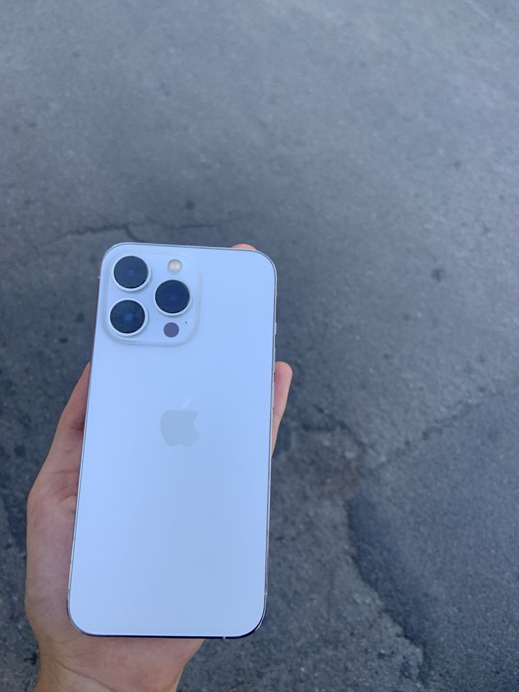 iPhone 13 Pro Max білий колір Знайшла телефон