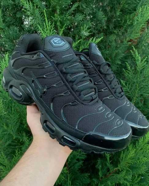 "Buty damskie Trampki"Nike_Air_Max_TN_Plus_czarny R.39