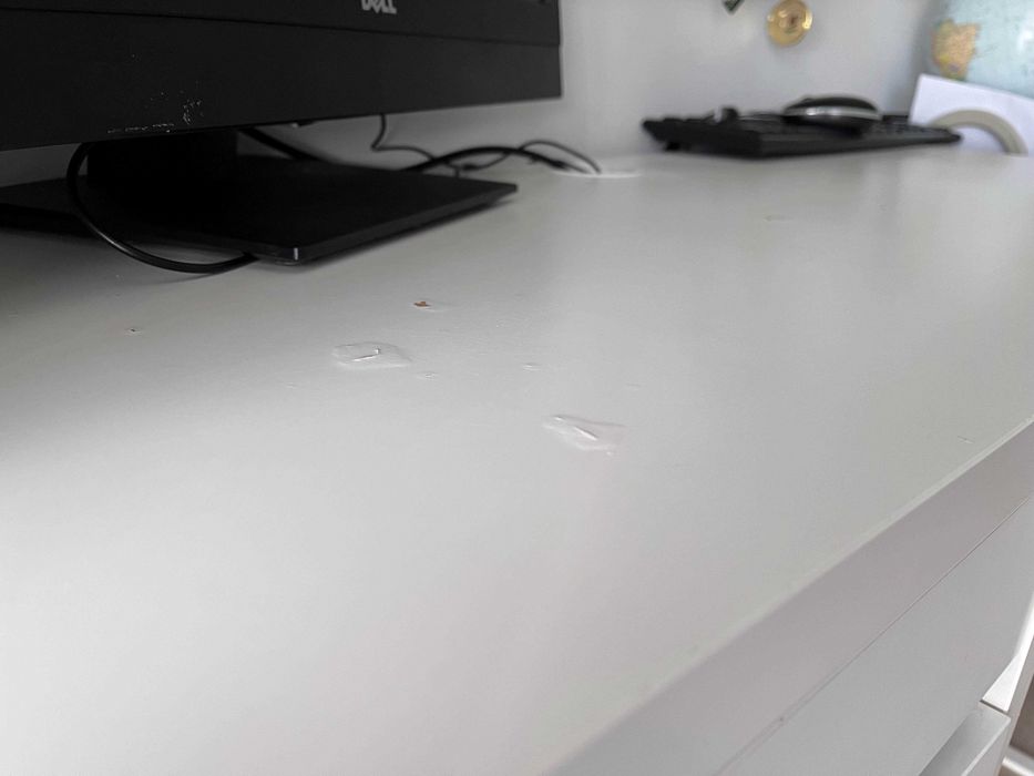 biurko białe Ikea Micke