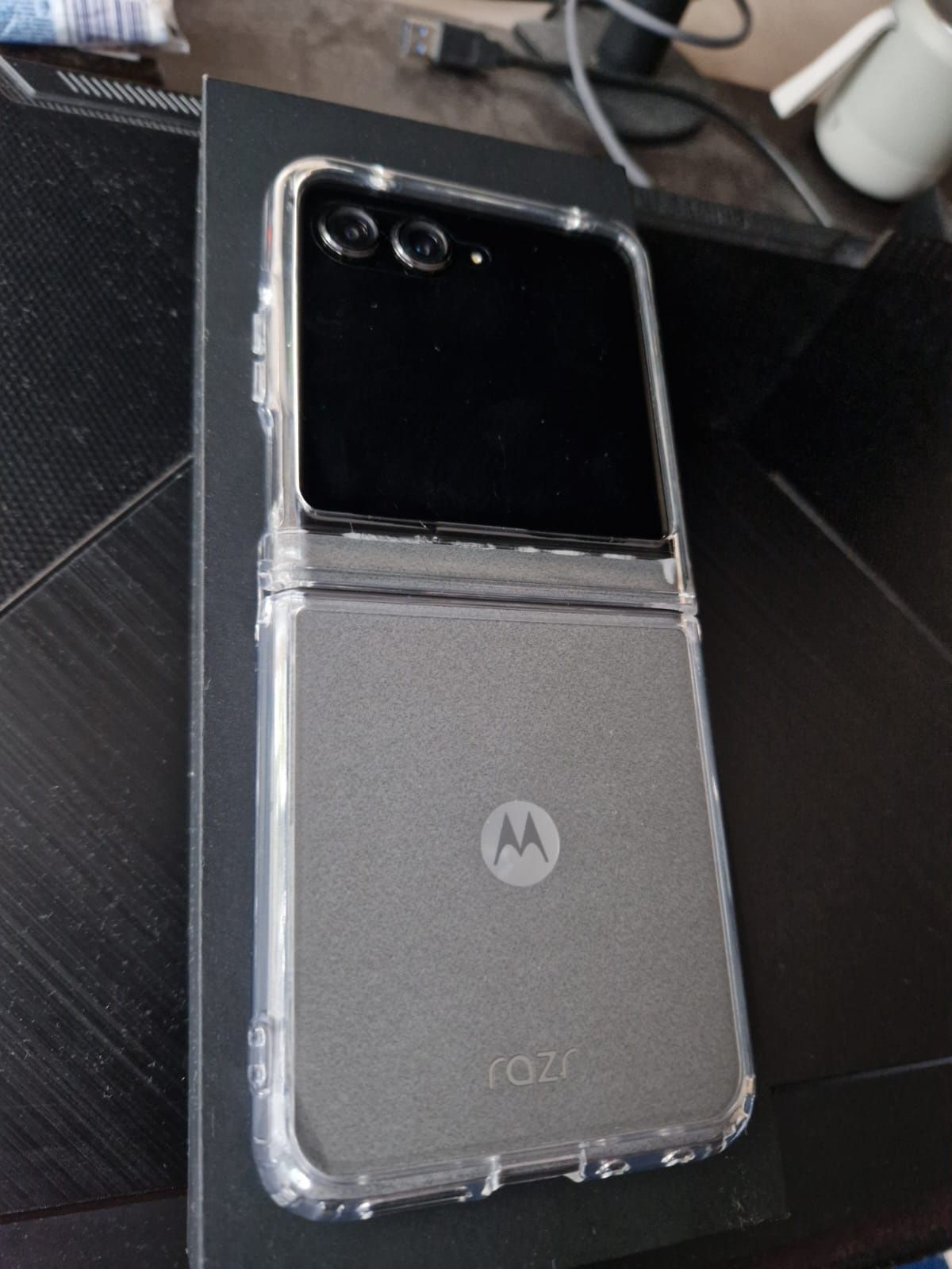 Motorola RAZR 50 8/256GB etui, kabel USB-C