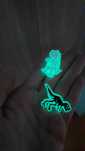 Pins/crachás para crocs - brilham no escuro dinossauros