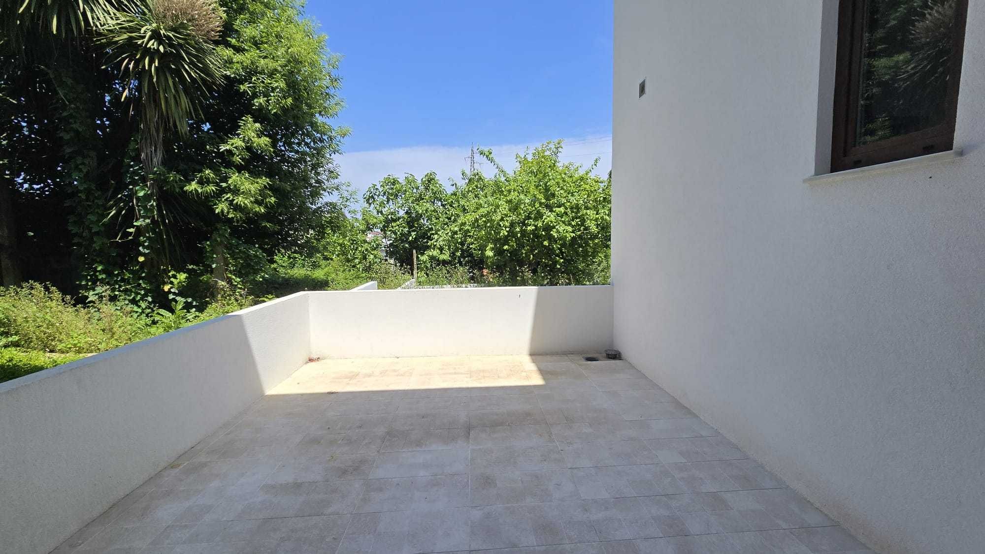 Vende-se Andar moradia NOVOS  T2 Campanhã