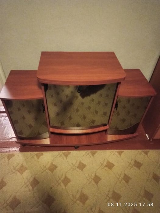 Продам тумбу під ТВ / меблеву тумбу