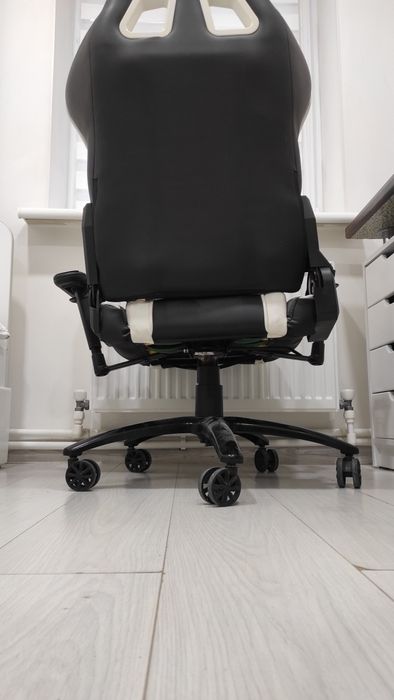 Крісло геймерске.