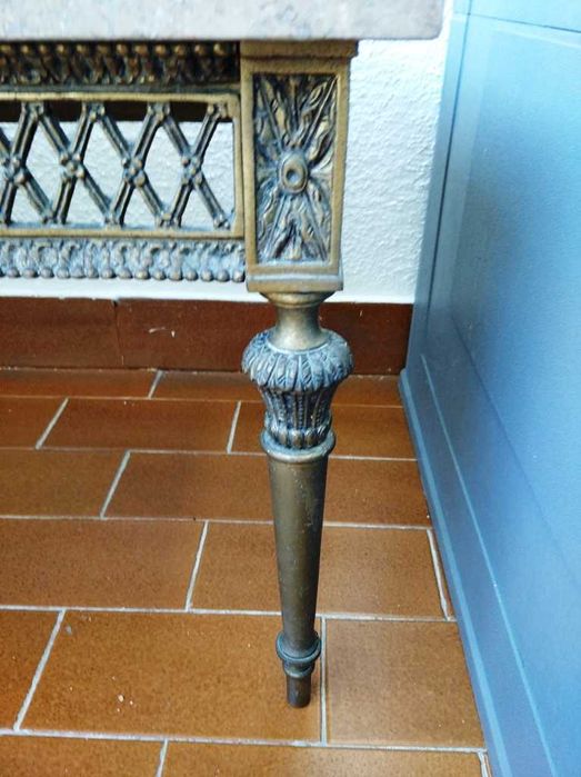 Mesa de Apoio Vintage em Bronze e Mármore de Estremoz