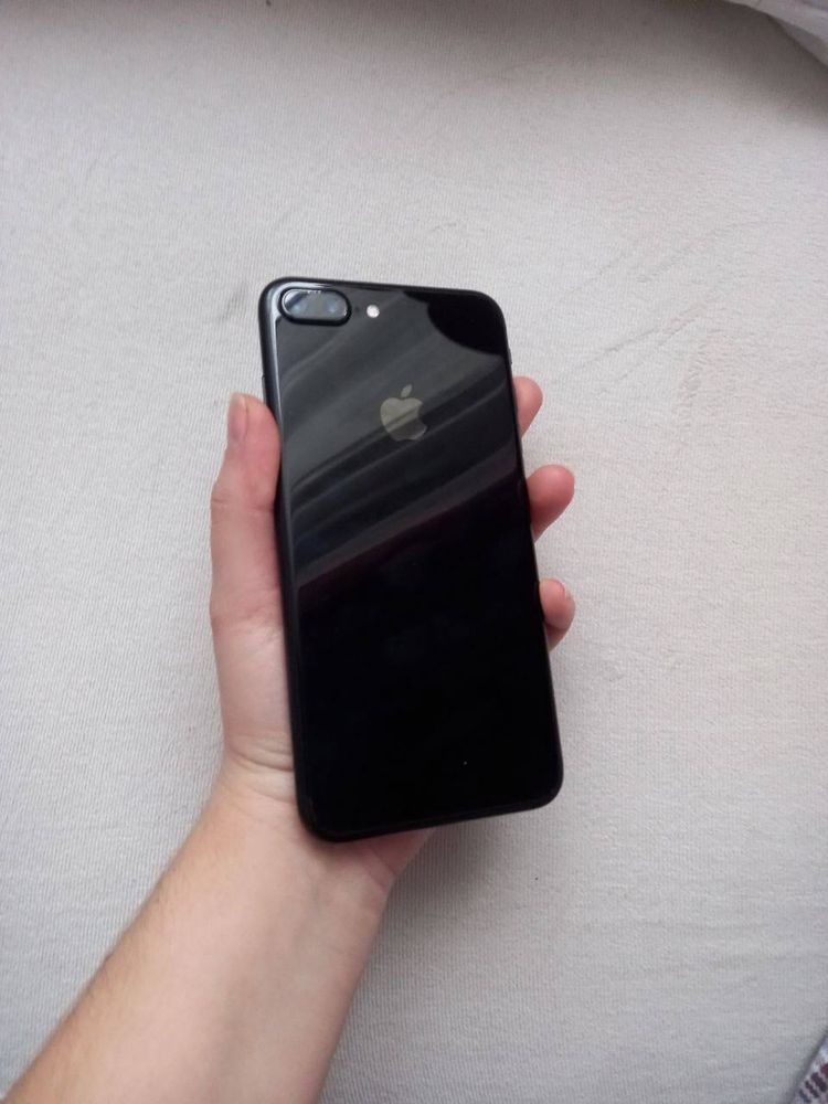 Айфон 7+ в дуже хорошому стані
