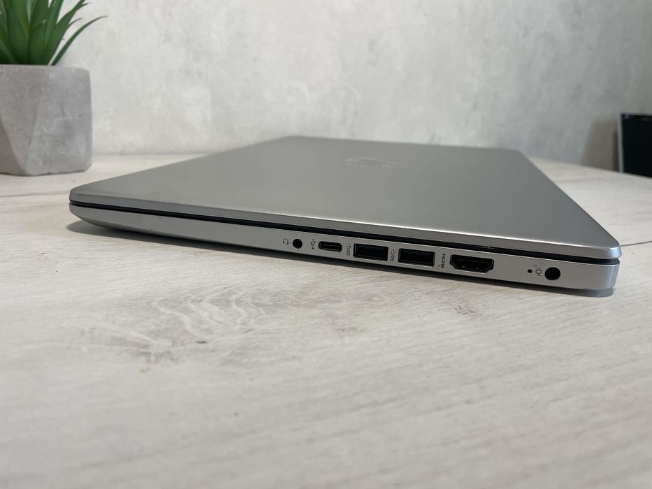 Сучасний HP 14z-fQ1000 AMD Ryzen 3 5300U 16GB 256GB Full HD IPS