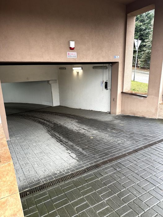 Miejsce garażowe (garaż podziemny) Sikorskiego wynajmę