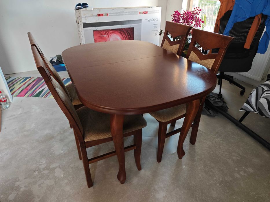 Stół rozkładany drewniany + 4 krzesła + 2 wkładki, stan bardzo dobry