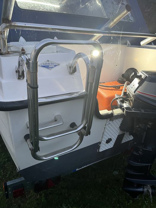 Łódź kabinowa wędkarska