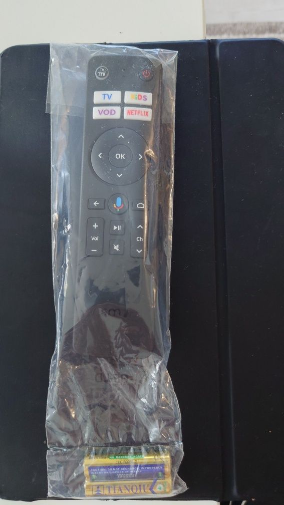 Pilot do dekodera Smart TV Android Box Vectra Bluetooth IR  oryginał n