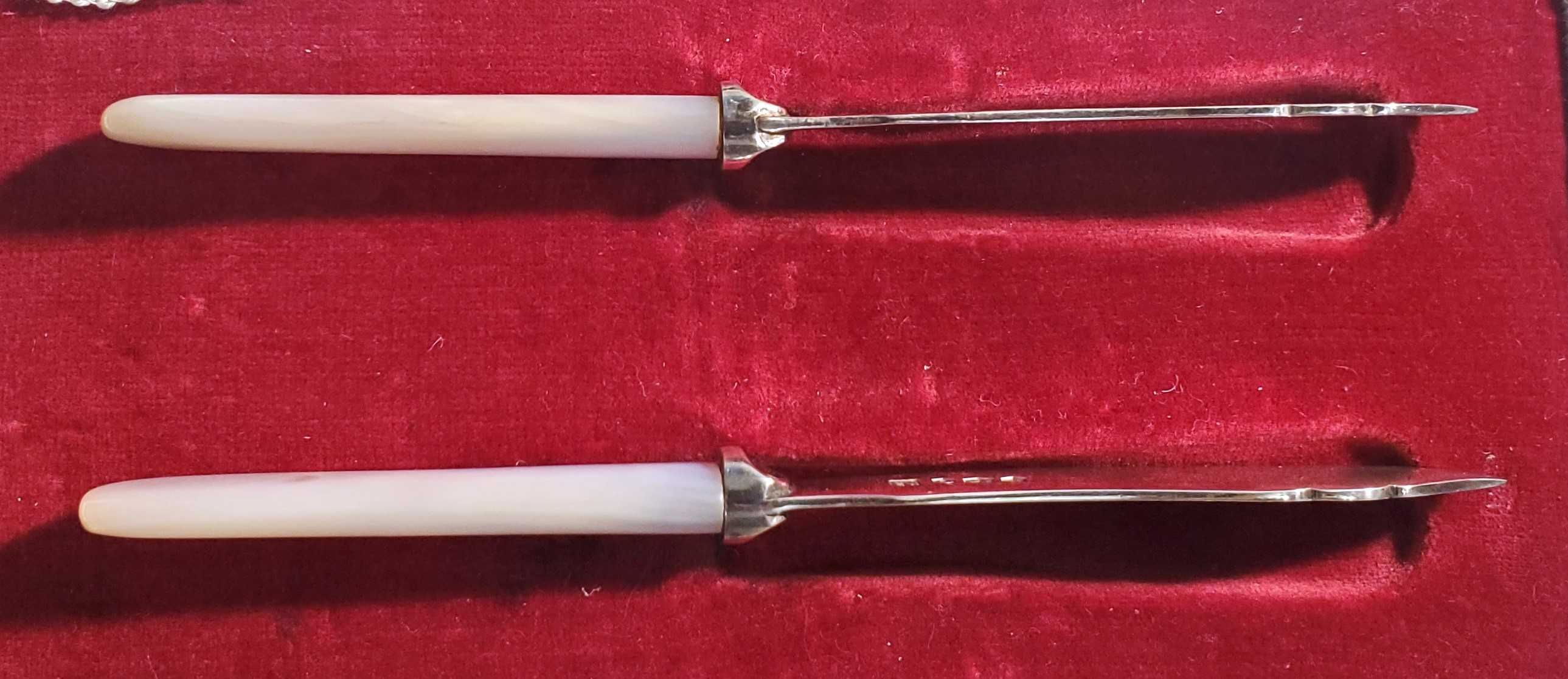 Новые Серебрянные ножи с перламутровой ручкой-Великобритания. Комплект