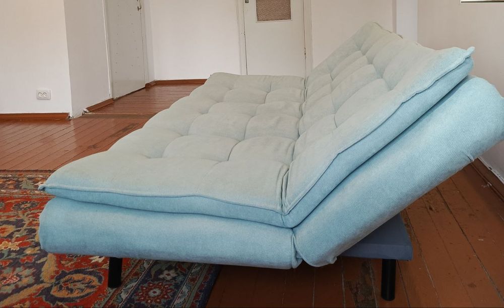 Продам прямий диван Алекс