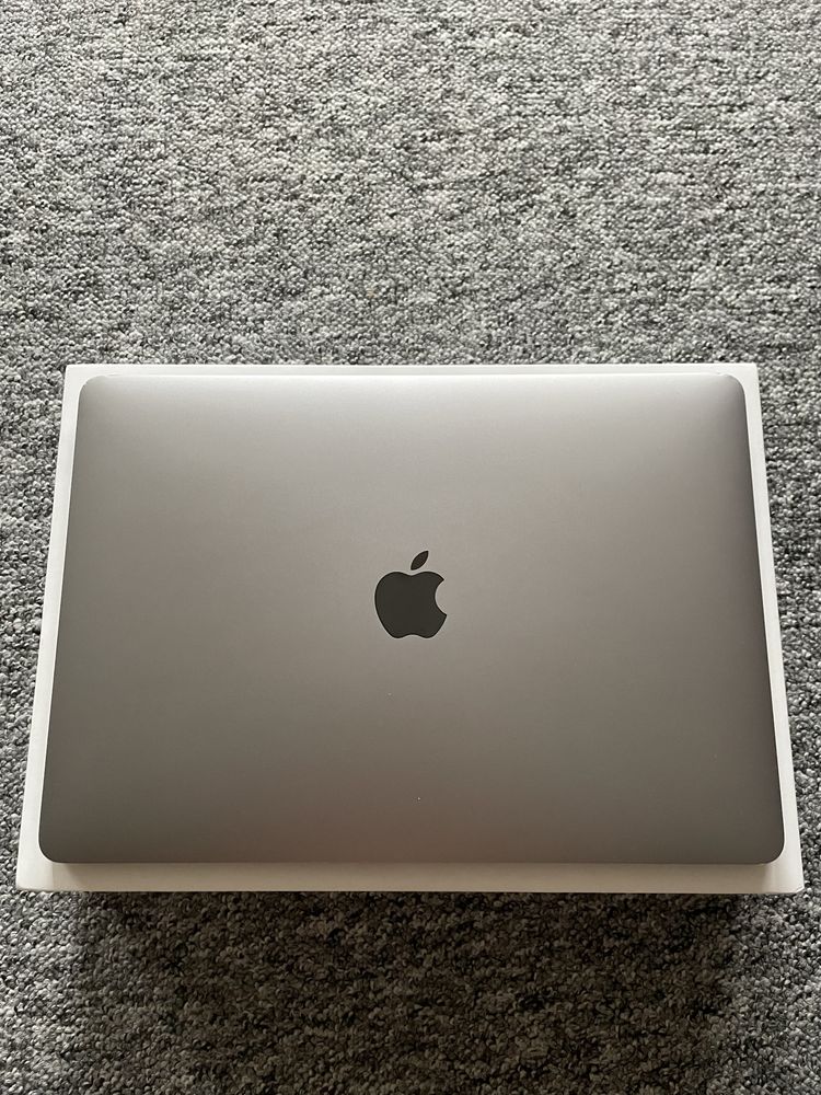 Macbook air 13”  Touchbar