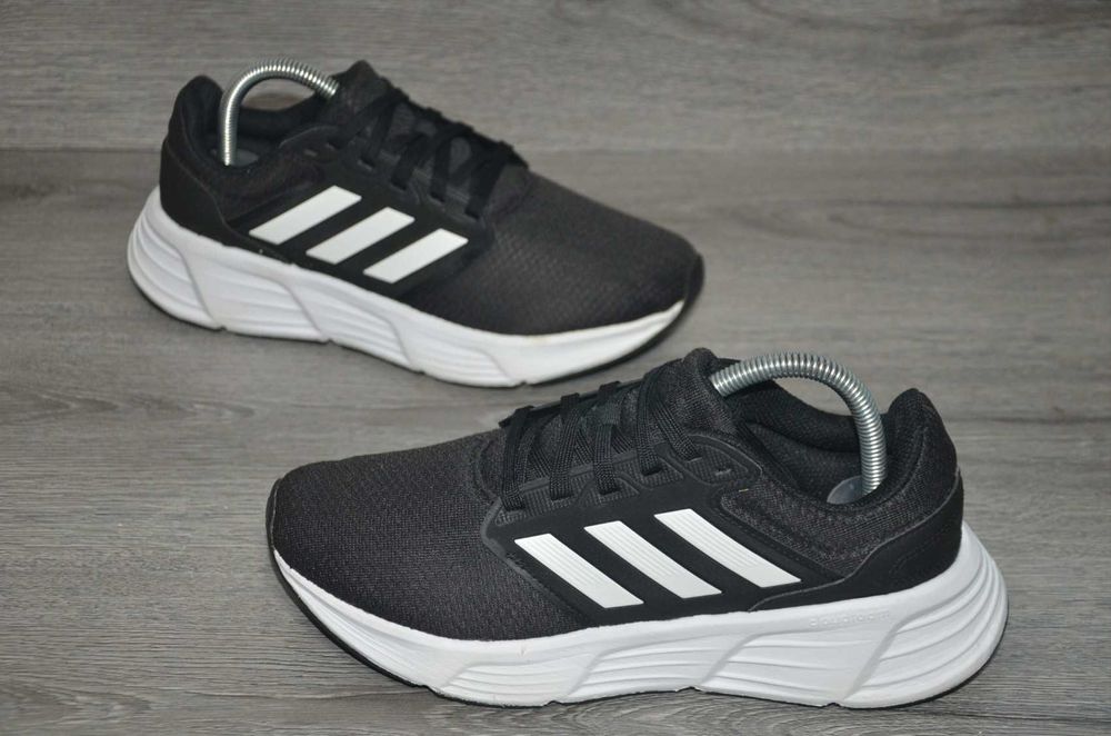 Продам кросівки ФІРМА Adidas GALAXY 6