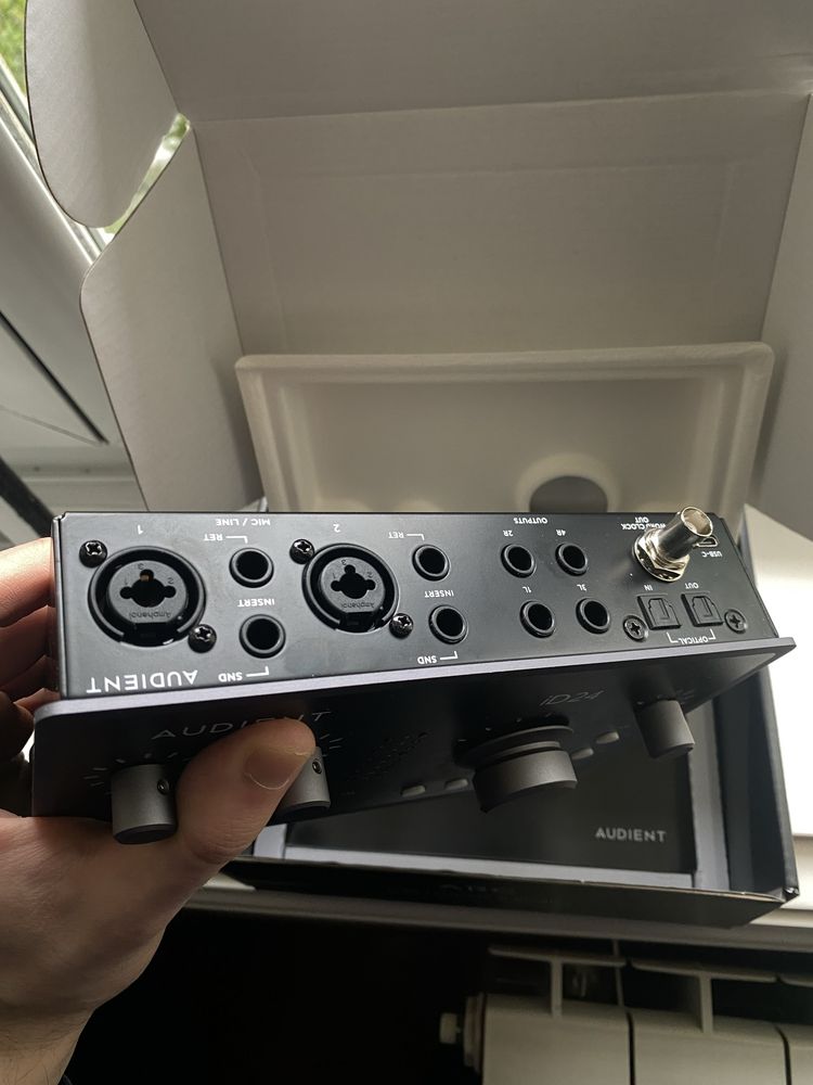 Audient iD24 - Interface Áudio USB-C