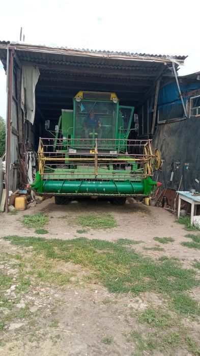 Продам JOHN DEERE 952