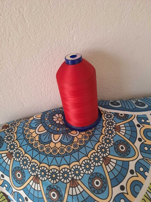 Botões e material de costura