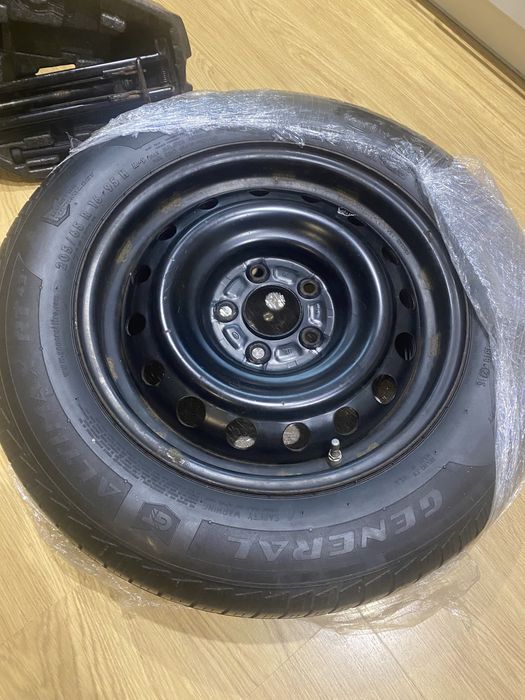 Запаска 205/65 R16+ органайзер, комплект з домкратом