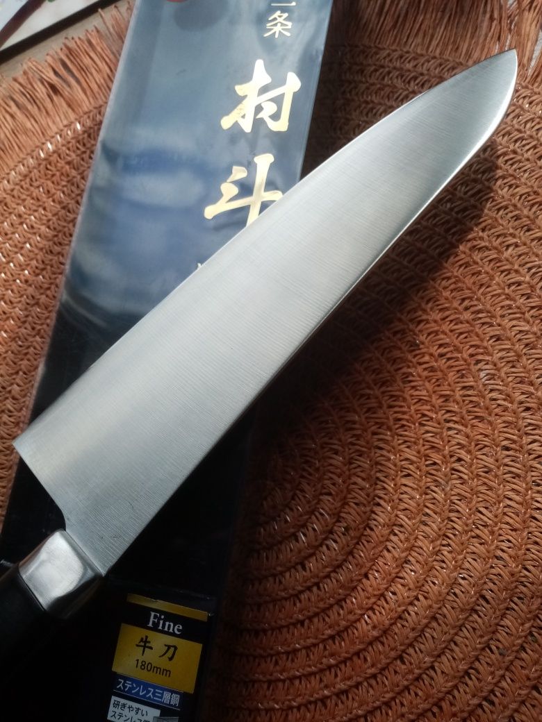 Японский кухонный нож шеф