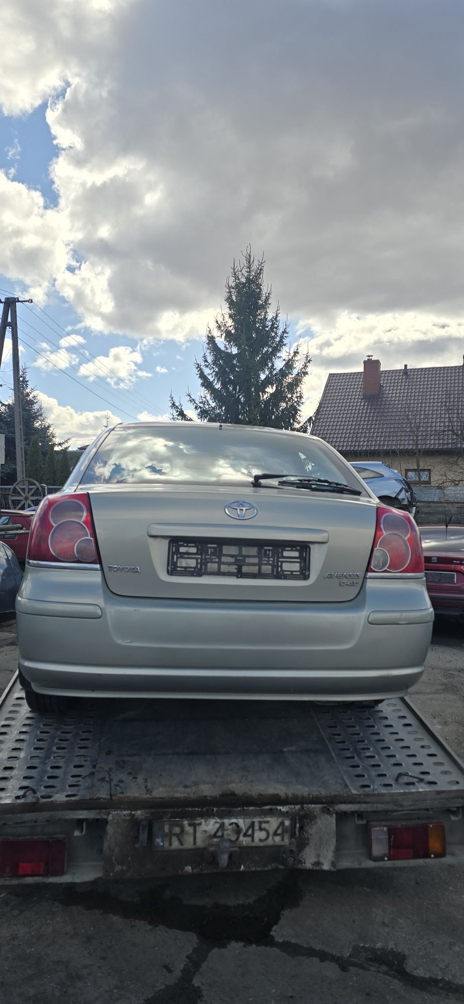 Drzwi  klapa 6T1 silnik 2.0 skrzynia biegów  Toyota Avensis T25 części