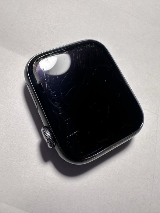 Apple Watch SE 44 mm A2352