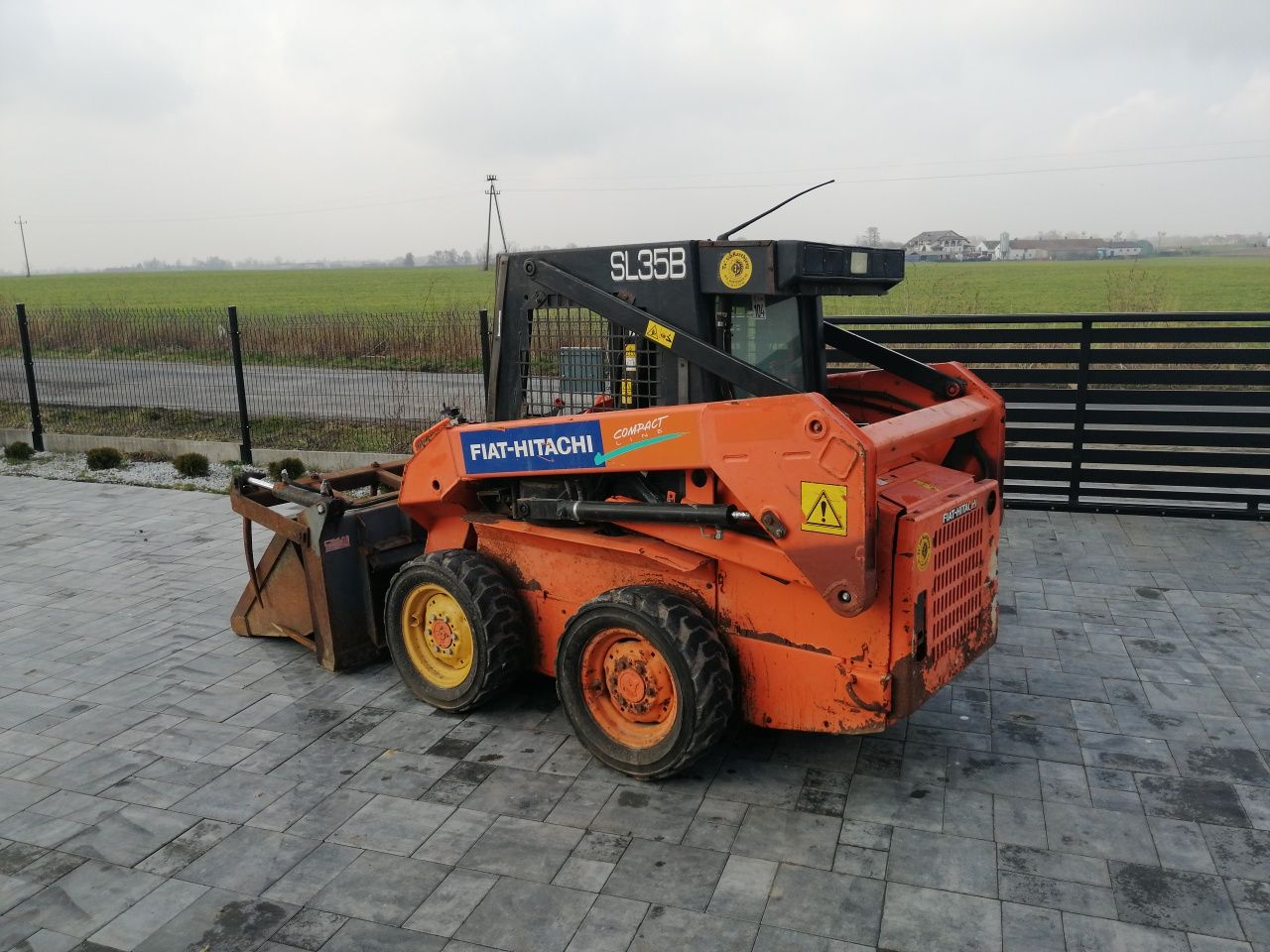 Miniładowarka Bobcat Hitachi SL35B krokodyl mini ładowarka