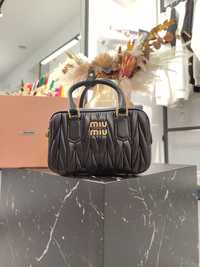 Сумка Miu Miu Matelasse Nappa Leather Top-Handle Bag Black