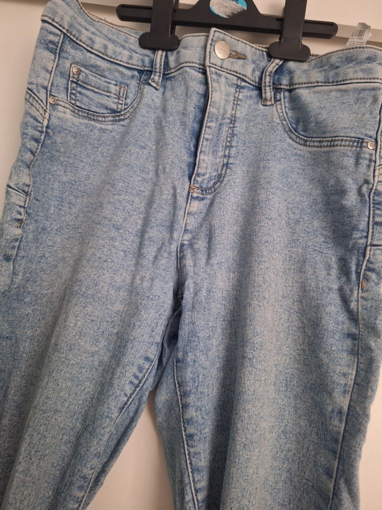 Spodnie jeansy rurki cropp 36