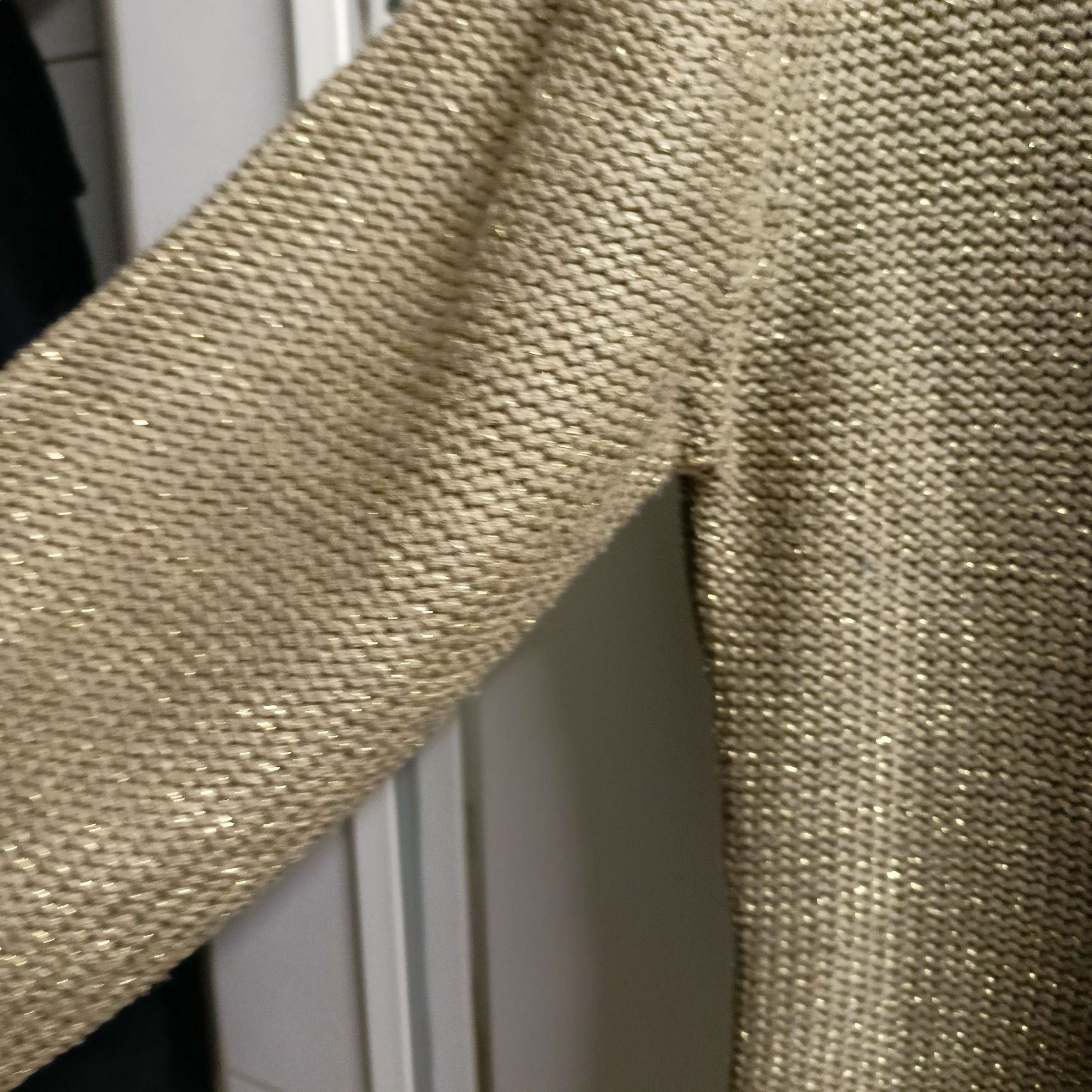 Sweterek Ala szary ze złotą nitką