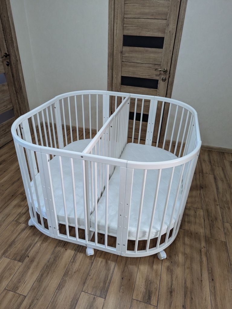 Продам детскую кроватку для двойни