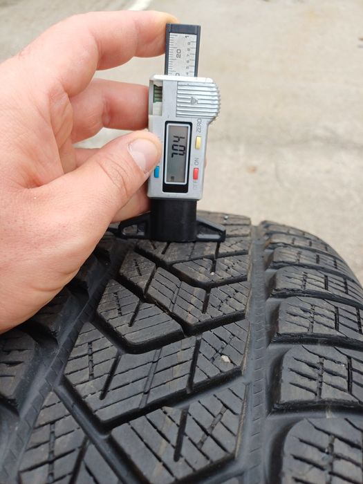 Pirelli Scorpion 215/65/17 7.00mm 2021rok