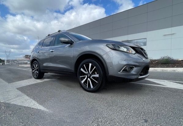SUV Nissan X-Trail Tekna Panorâmico - 7 Lugares