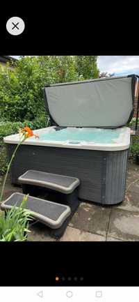 Jacuzzi Whirlpool