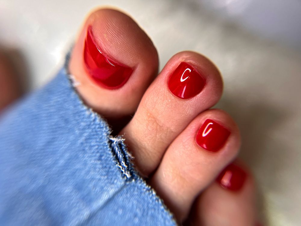 Manicure i pedicure, przedłużanie paznokci