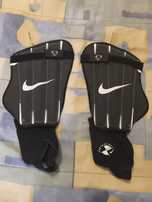 Caneleiras Nike L