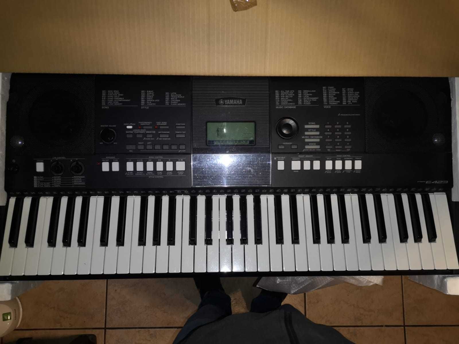 Keyboard Yamaha psr 423