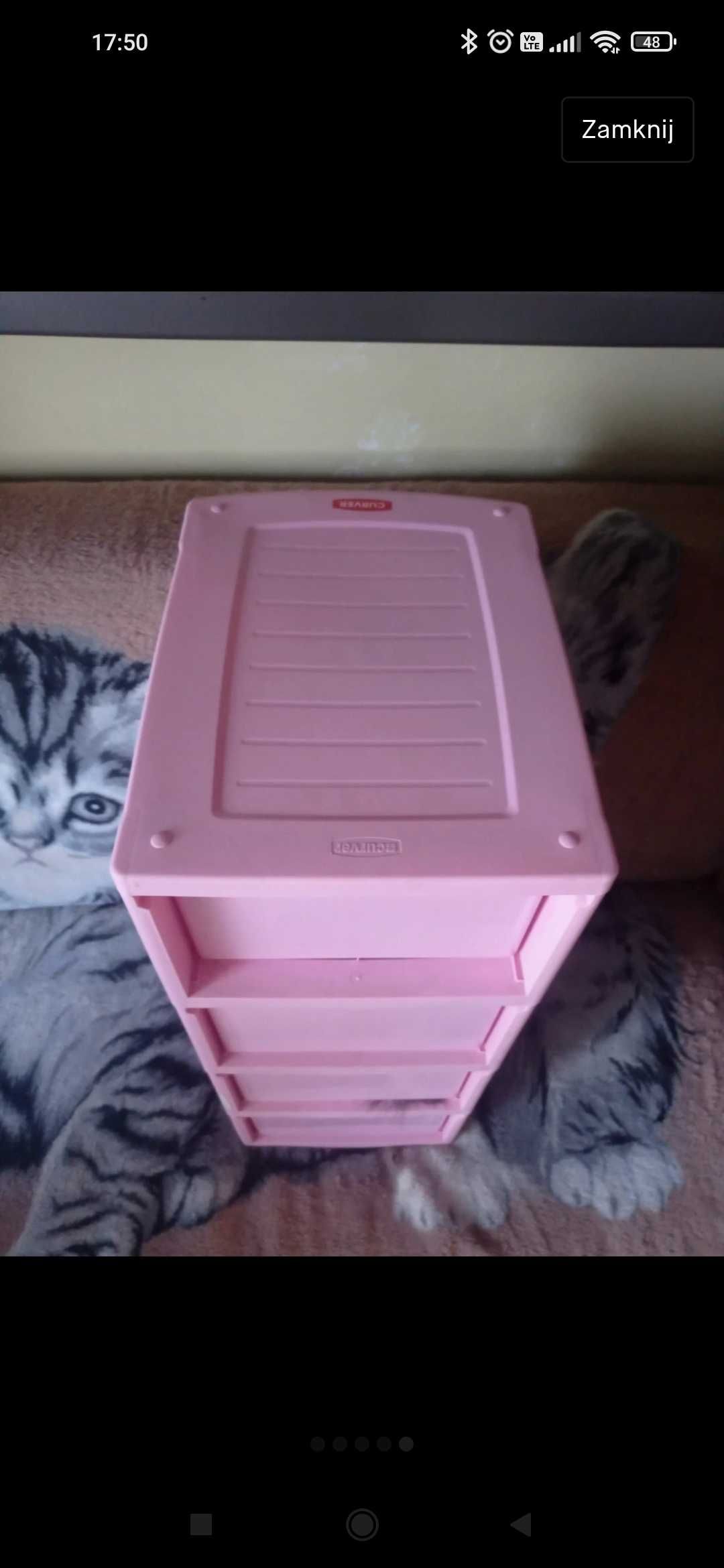 Mała szafka dla dziewcząt