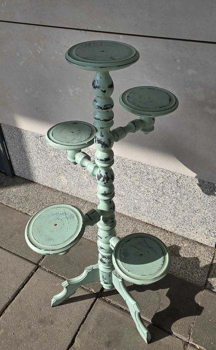 Kwietnik drewniany, stylowo przecierany na vintage / retro