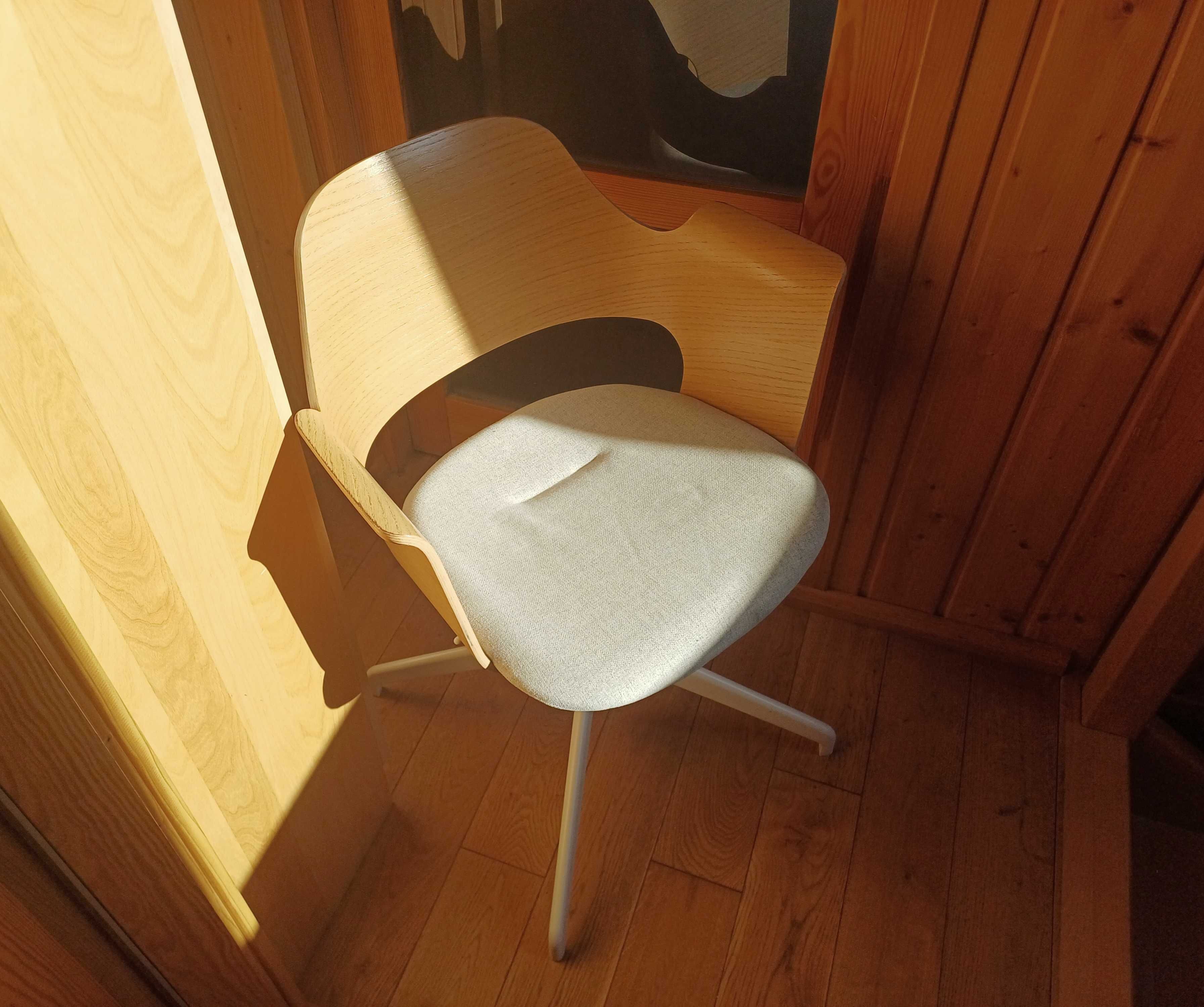 FJÄLLBERGET ikea | krzesło konferencyjne, obrotowe, regulowane, beżowe