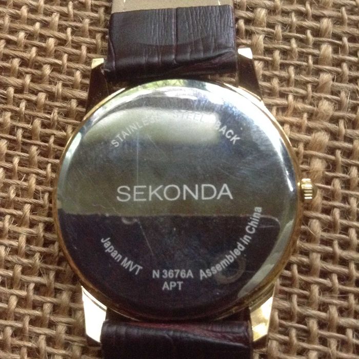 часы наручные в отличном состоянии.