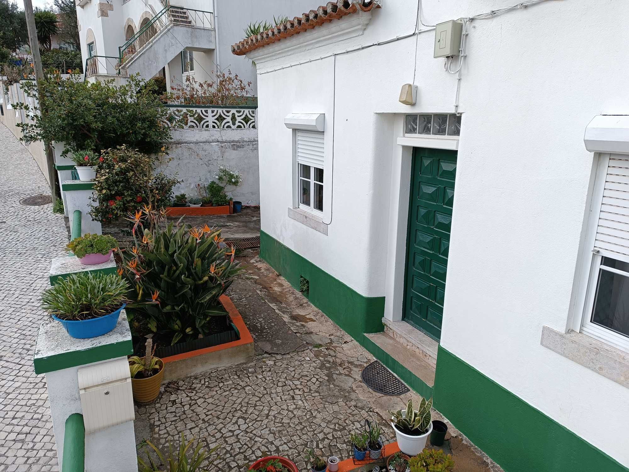 Moradia T3 Malveira lote 250m2, garagem, jardim e terraço