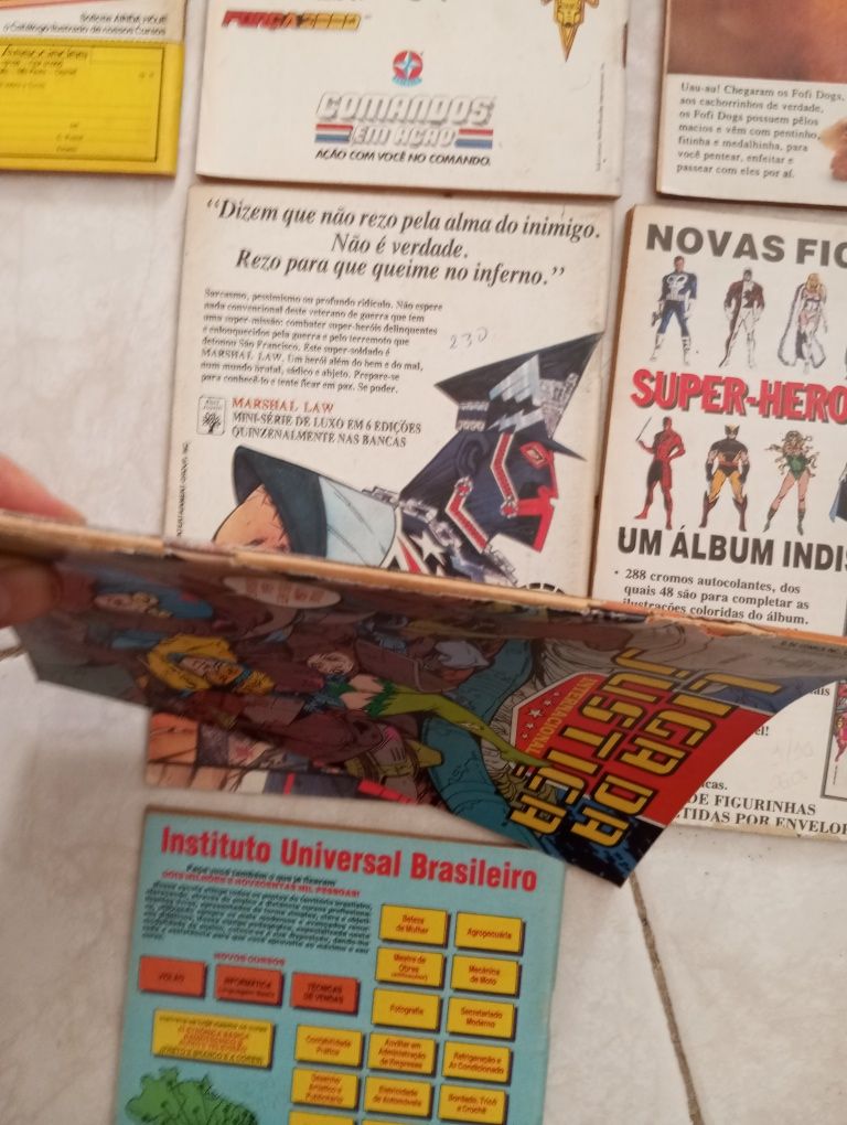 Liga da justiça B.D. editora Abril Jovem,15,20,21,22,28,29,31,38