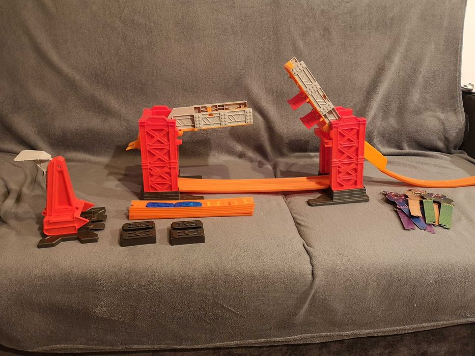 Tor Hot Wheels Most Kaskaderski