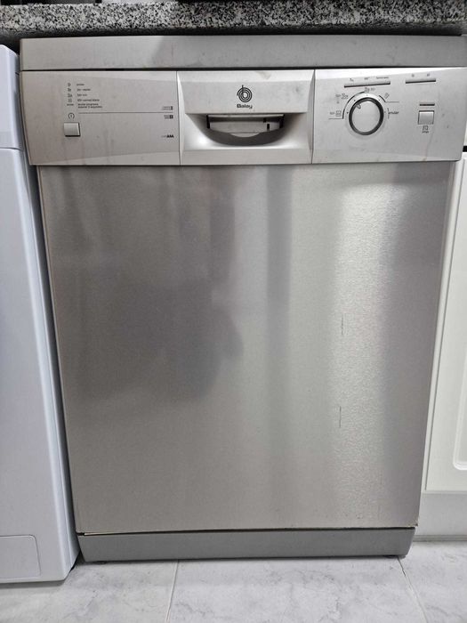 Máquina de lavar a Louça