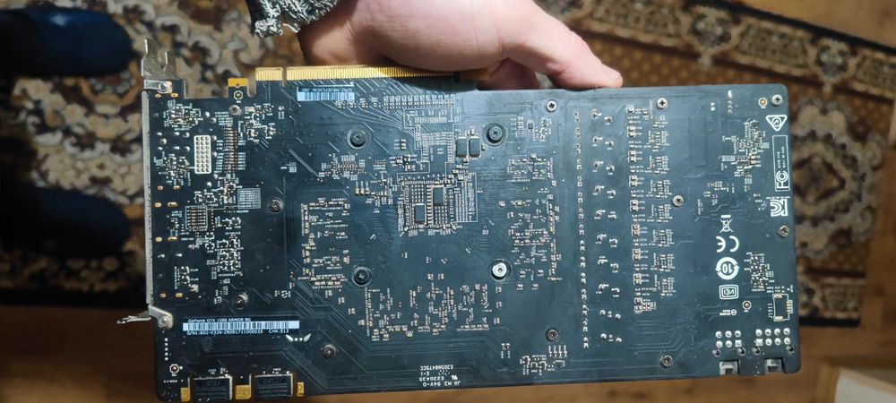 Продам видеокарту Msi Armor 1080GTX 8Gb