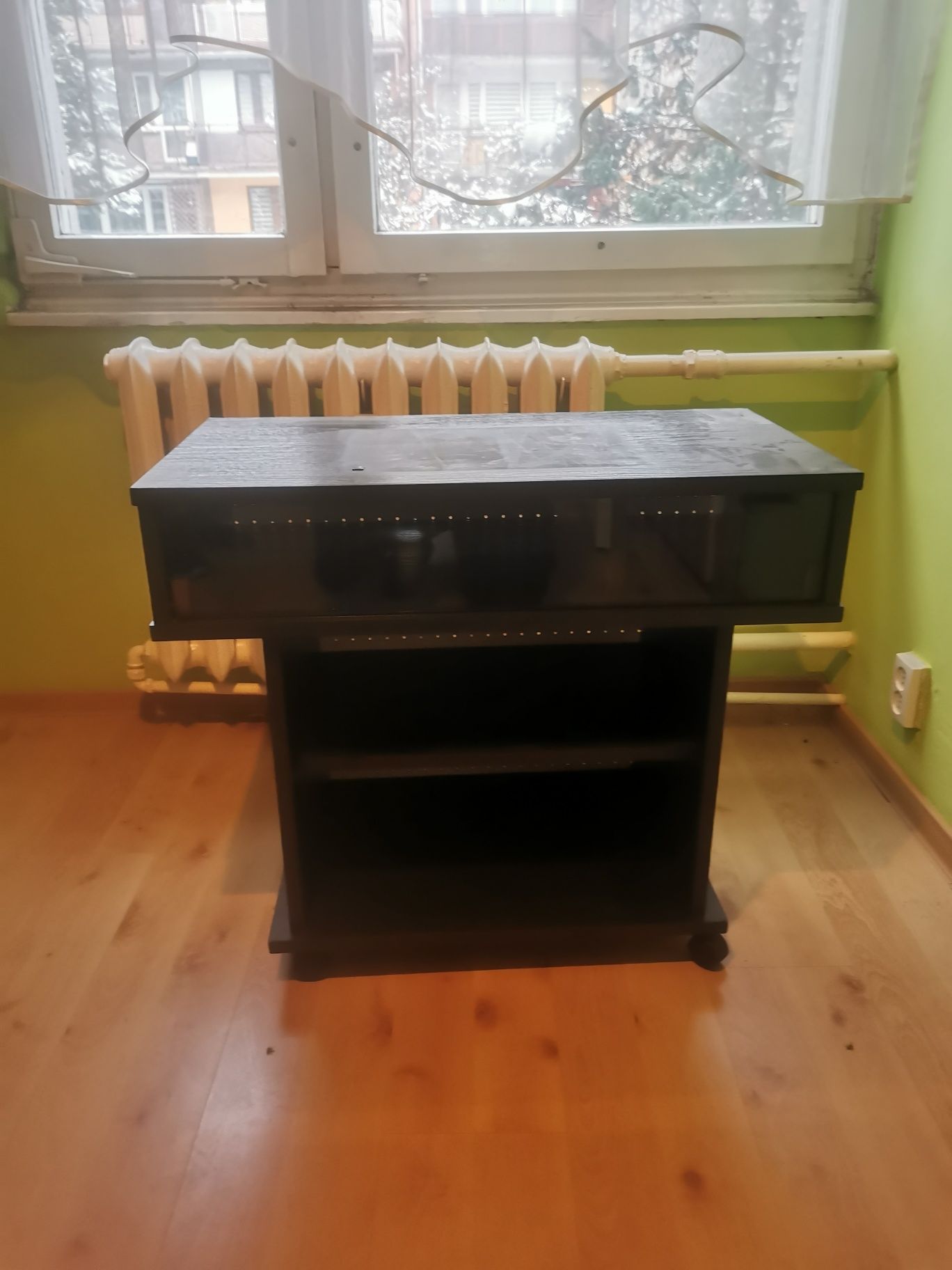 Stolik pod telewizor
