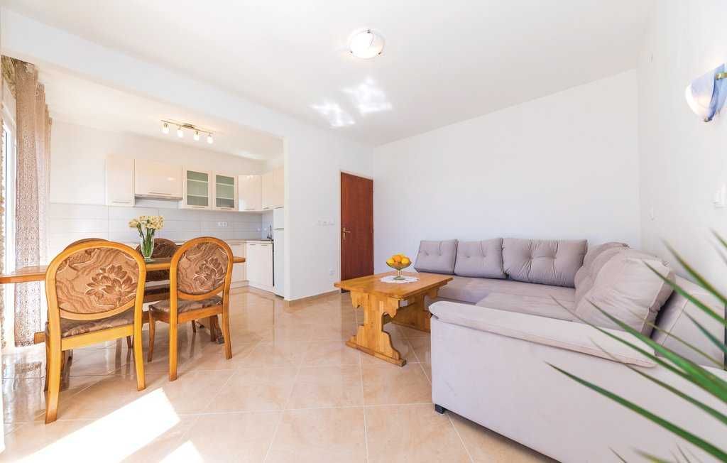 Wakacje, Chorwacja, okolice miasta Trogir, apartament dla 8 osób,