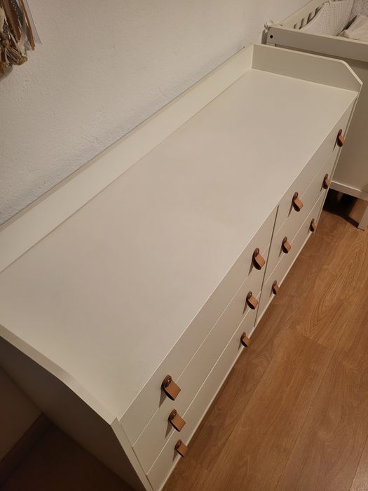 Cómoda Hauga IKEA