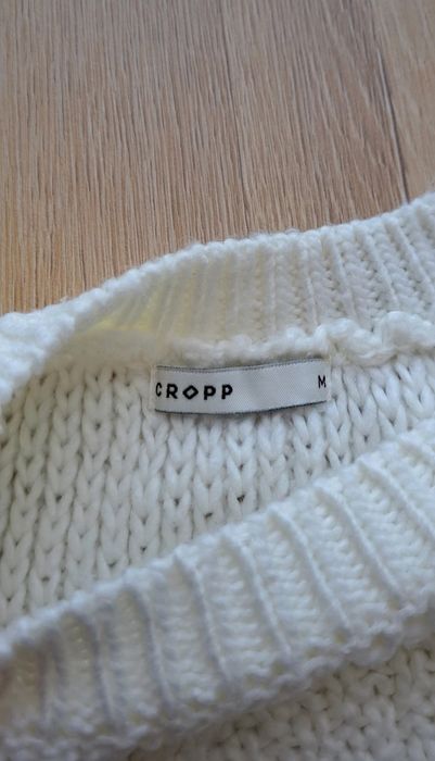 Sweterek damski o szerszym kroju Cropp rozm. M